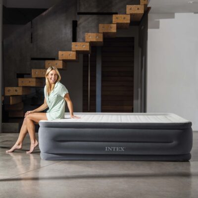 Intex 64418ND - Materasso Gonfiabile Dura-Beam Comfort Plush Hise Rise Matrimoniale, con Pompa Elettrica Incorporata, PVC, Grigio, 152x203x56 cm