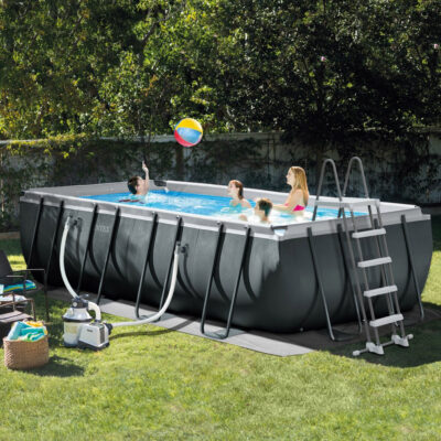 Intex 26356NP  Piscina Fuori Terra Ultra XTR Frame Rettangolare, Pompa Filtro 5700 Lh, Scaletta, Telo Base e Copertura, 17203 L, Acciaio e PVC, Grigio, 549x274x132 cm