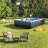 Intex 26364GN  Piscina Fuori Terra Ultra XTR Frame Rettangolare, Pompa Filtro 7900 Lh, Scaletta, Telo Base e Copertura, 31805 L, Acciaio e PVC, Grigio, 732x366x132 cm