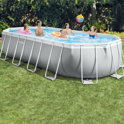 Intex 26798NP  Piscina Fuori Terra Prisma Frame Ovale, Pompa Filtro 5678 Lh, Scaletta, Telo Base e Copertura, 18202 L, Acciaio e PVC, Grigio, 610x305x122 cm
