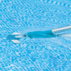 28003_7.jpg Intex 28003 - Kit di pulizia Deluxe per piscine fino a 549 cm, Plastica, Azzurro