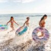 Intex 58263NP - Salvagente Gonfiabile Mare con Manici Assortiti, 1 pezzo, Vinile, Multicolore, 97 cm