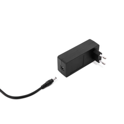 Intex 68609 - Pompa Elettrica per gonfiaggio e sgonfiaggio, Accendisigari da auto, Plastica, Nero
