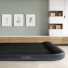 Intex 64148ND - Materasso Gonfiabile Dura-Beam Pillow Rest Piazza e Mezza, con Pompa Elettrica Incorporata, PVC, Nero, 137x191x25 cm